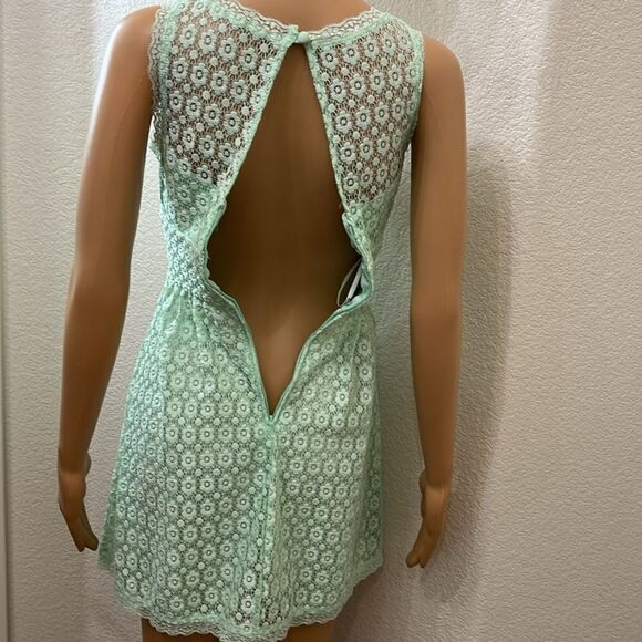 B Darlin Junior Dress Mint Green Scoop Neck Sleeveless Floral Lace Mini Lined - Picture 8 of 11